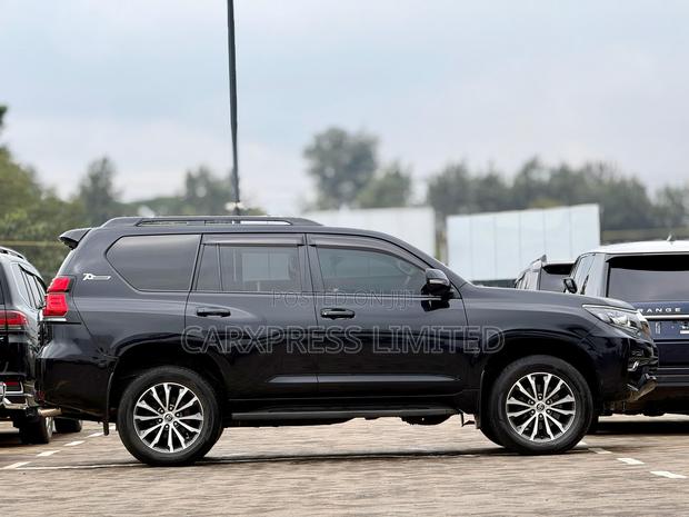 Toyota Land Cruiser Prado 2.8 2018 Black