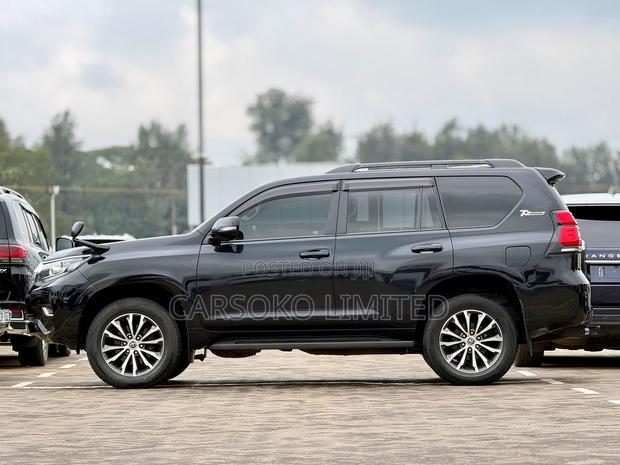 Toyota Land Cruiser Prado 2.8 2018 Black