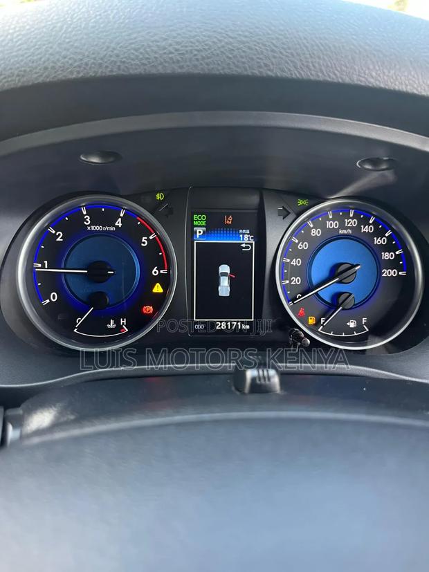 Toyota Hilux 2019 White