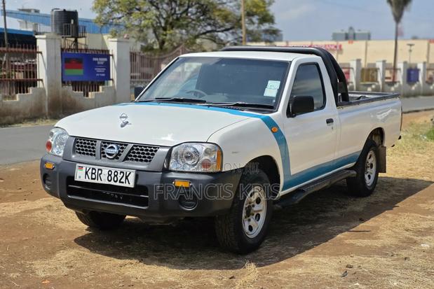 Nissan Hardbody 2011 White