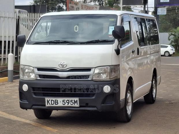 Toyota Grand HiAce 2002 White
