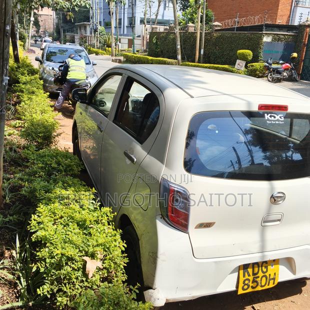 Daihatsu Mira 2014 White