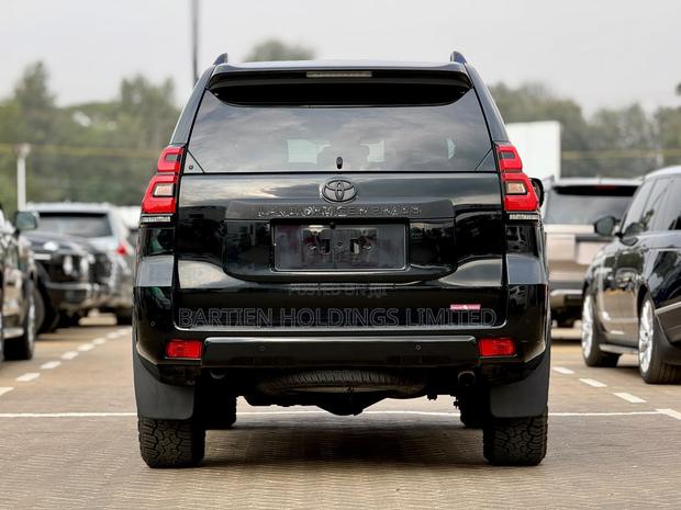 Toyota Land Cruiser Prado 2.7 2019 Black