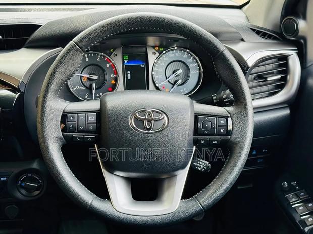 Toyota Hilux 2020 Beige