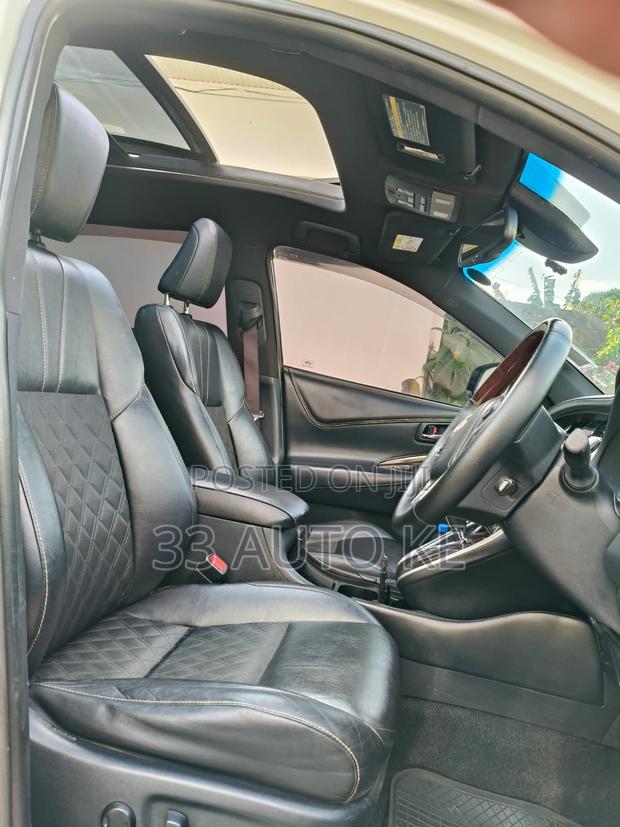 Toyota Harrier 2.0 2015 White
