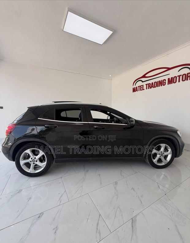 Mercedes-Benz GLA-Class 2019 Black