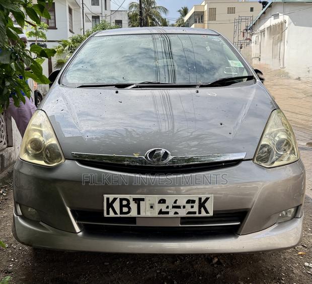 Toyota Wish 2006 Gray