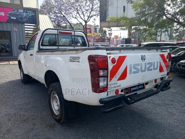 Isuzu D-MAX 2022 White