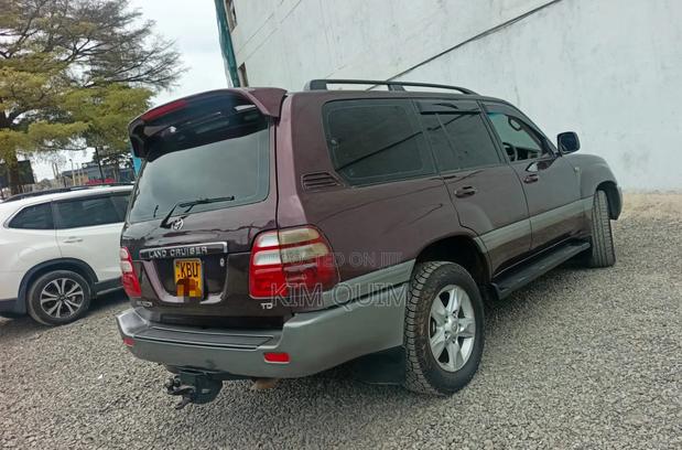 Toyota Land Cruiser 2005 Red