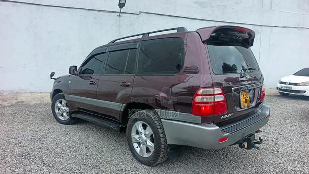 Toyota Land Cruiser 2005 Red