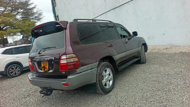 Toyota Land Cruiser 2005 Red