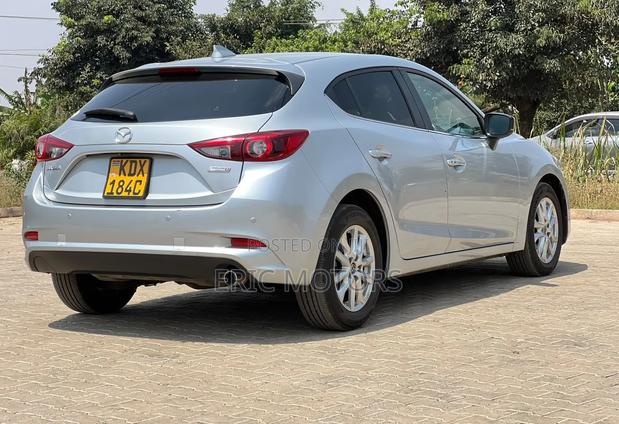 Mazda Axela 2018 Silver