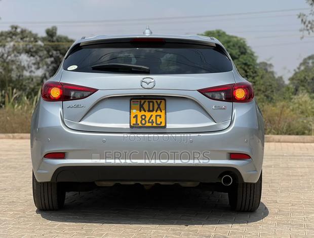 Mazda Axela 2018 Silver