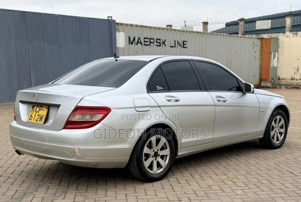Mercedes-Benz C180 2011 Silver