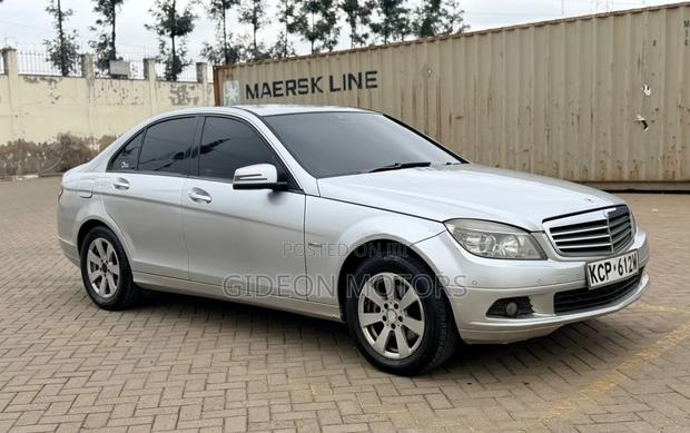 Mercedes-Benz C180 2011 Silver