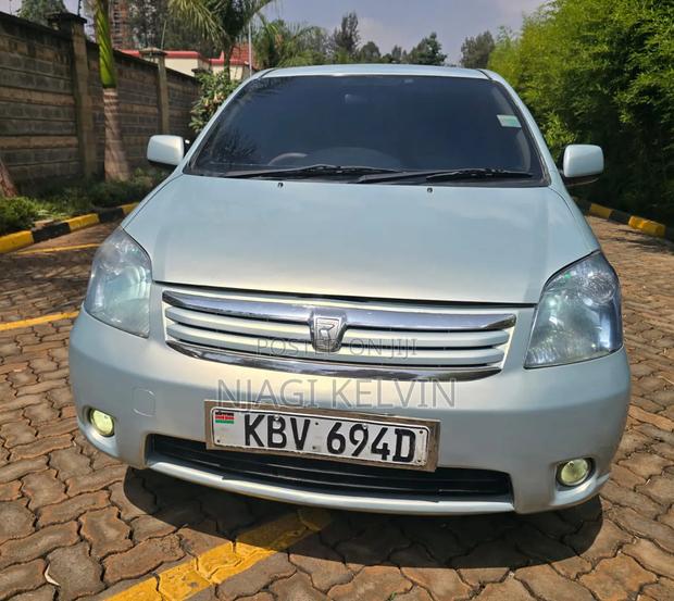 Toyota Raum 2006 Blue