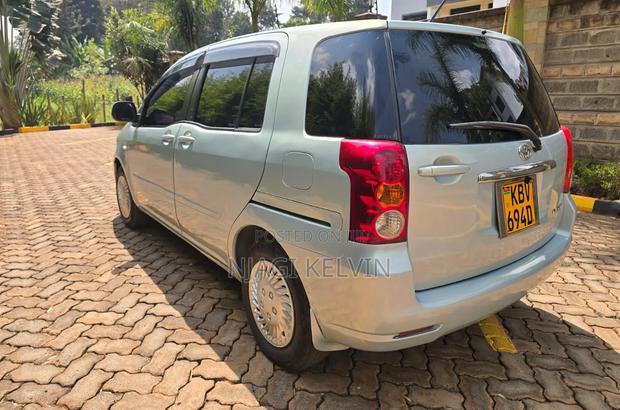 Toyota Raum 2006 Blue