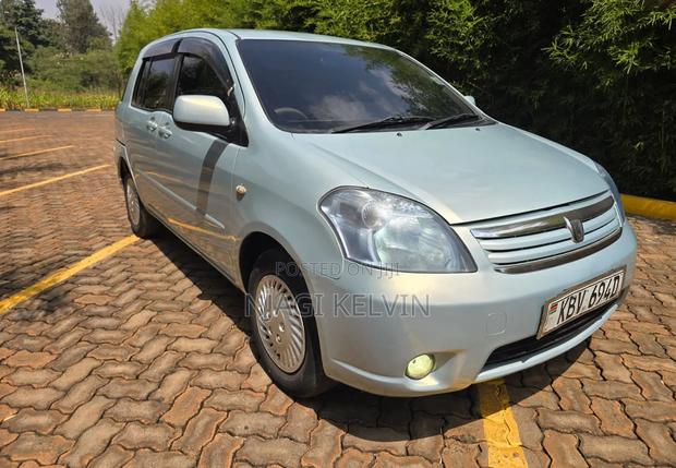 Toyota Raum 2006 Blue
