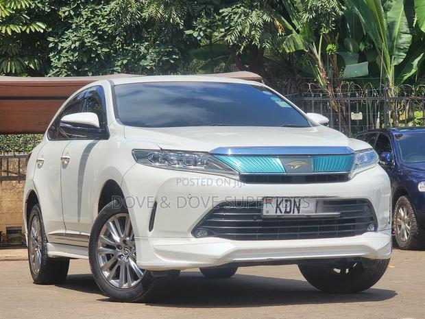 Toyota Harrier 2.0 4WD 2017 White