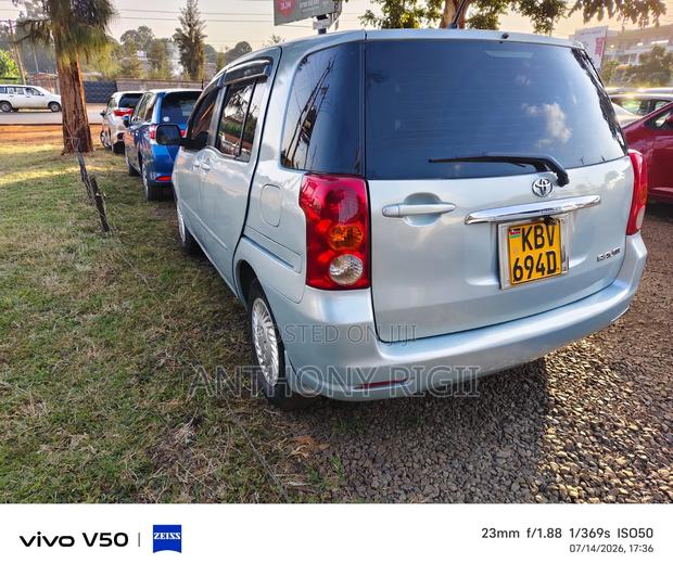 Toyota Raum 1.5 FWD 2008 Blue