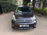 Toyota ISIS 2012 Burgundy for sale