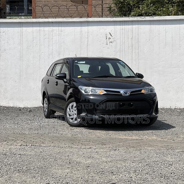Toyota Corolla Fielder 1.5 Hybrid FWD 2020 Black