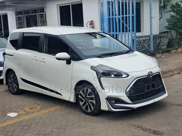 Toyota Sienta 2020 White