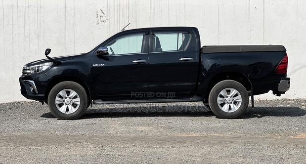 Toyota Hilux Revo Double Cab Deisel 2.4 AWD 2018 Black