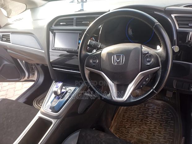Honda Fit Shuttle 2015 Silver