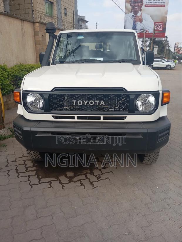 Toyota Land Cruiser 2024 White