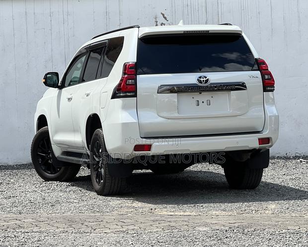 Toyota Land Cruiser Prado 2.7 2020 Pearl