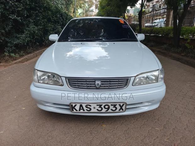 Toyota Corolla 1999 White
