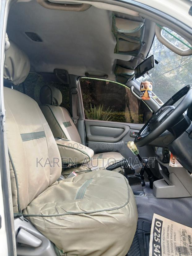 Toyota Land Cruiser 2006 White