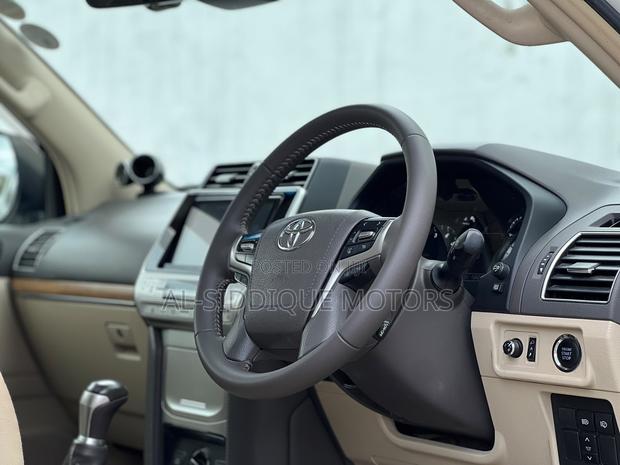 Toyota Land Cruiser Prado 2.7 2021 Pearl