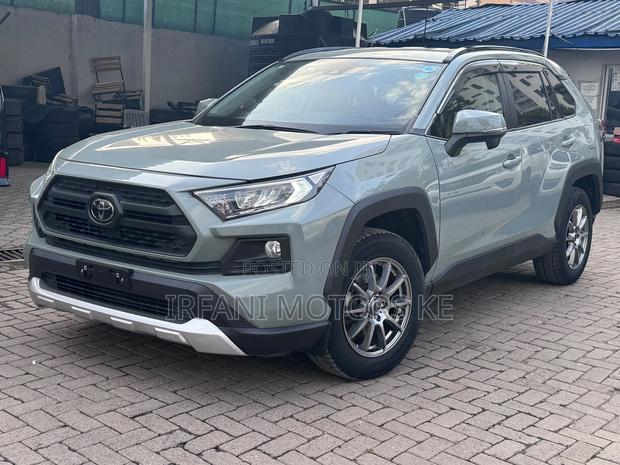 Toyota RAV4 Adventure 2019 Green