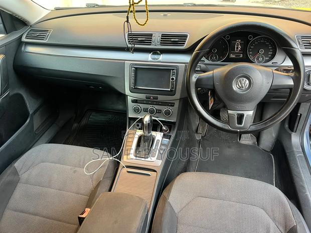 Volkswagen Passat S 2013 Blue
