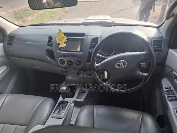 Toyota Hilux 2007 Silver