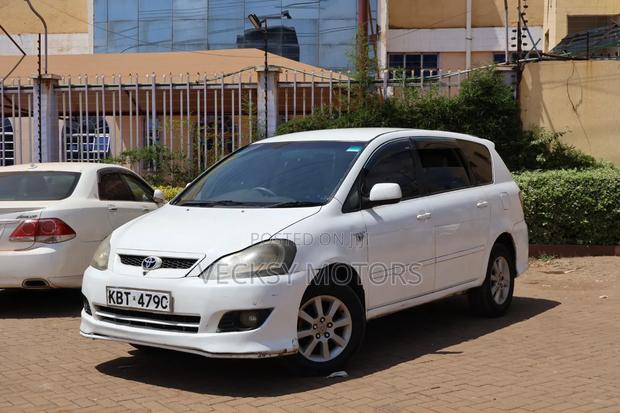 Toyota Ipsum 2005 White