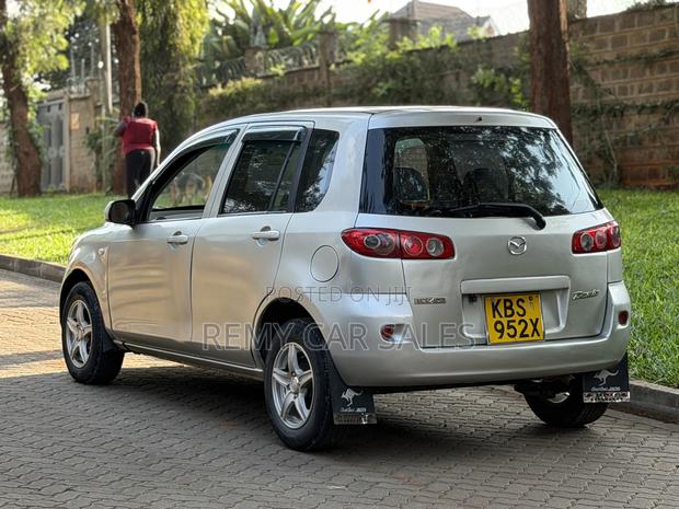 Mazda Demio 2003 Silver