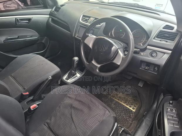 Suzuki Swift 2012 Black