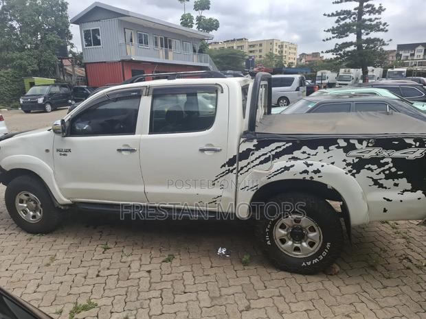 Toyota Hilux 2007 White