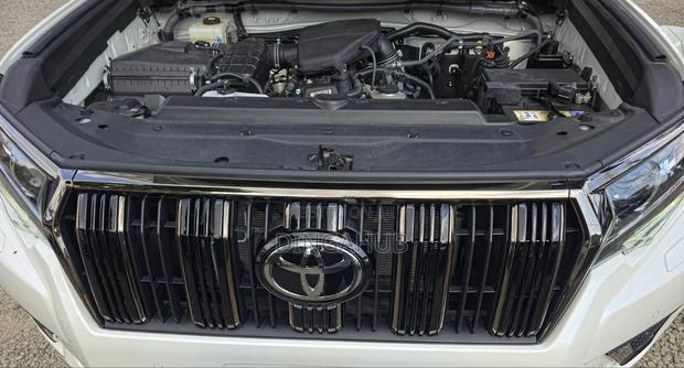 Toyota Land Cruiser Prado 2021 White