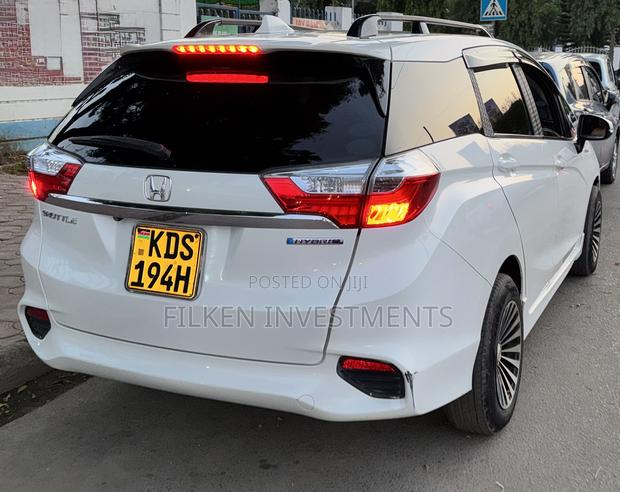 Honda Fit Shuttle 1.5 Hybrid 2WD 2017 White