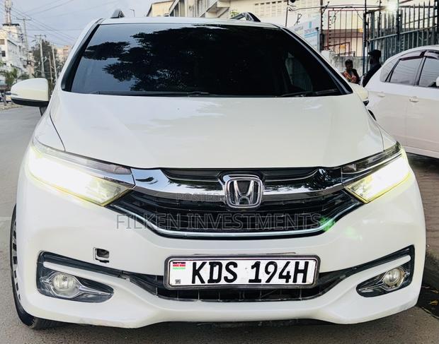 Honda Fit Shuttle 1.5 Hybrid 2WD 2017 White