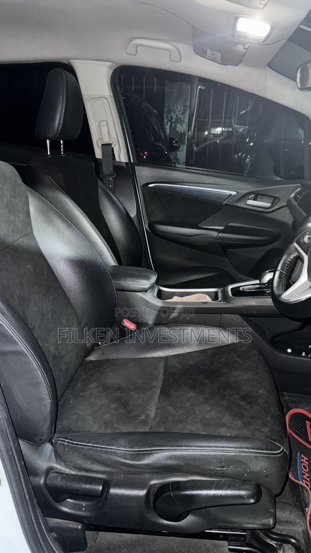 Honda Fit Shuttle 1.5 Hybrid 2WD 2017 White