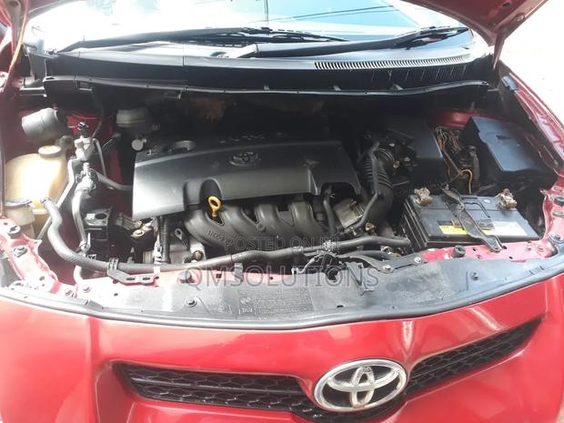 Toyota Auris 2008 Red