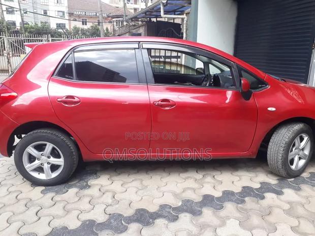 Toyota Auris 2008 Red