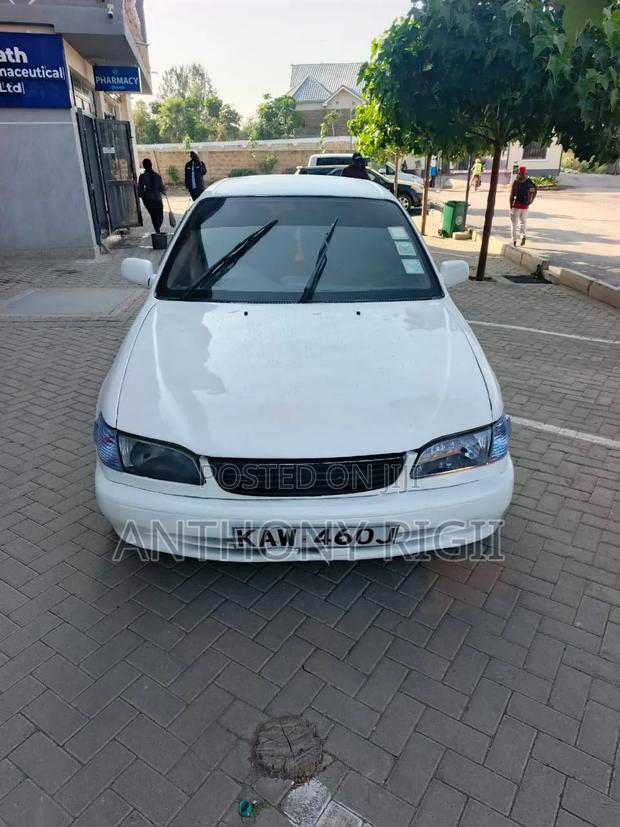 Toyota Corolla Sedan Automatic 1998 White