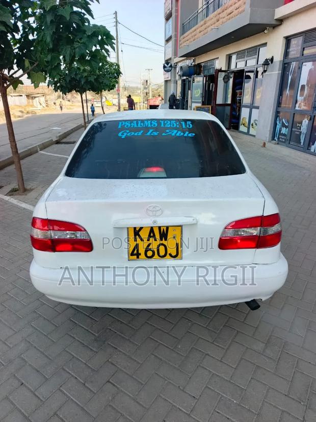 Toyota Corolla Sedan Automatic 1998 White