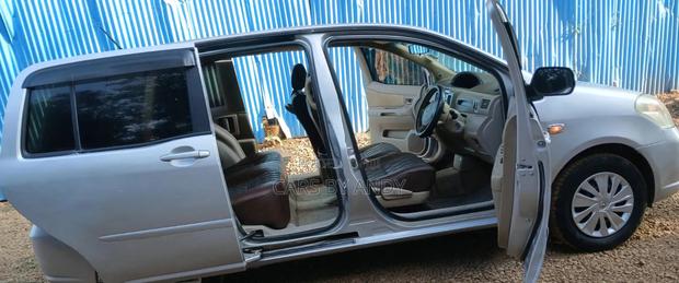 Toyota Raum 2008 Silver